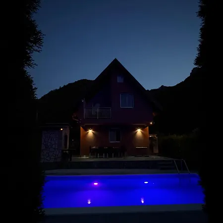 Pjene Villa *